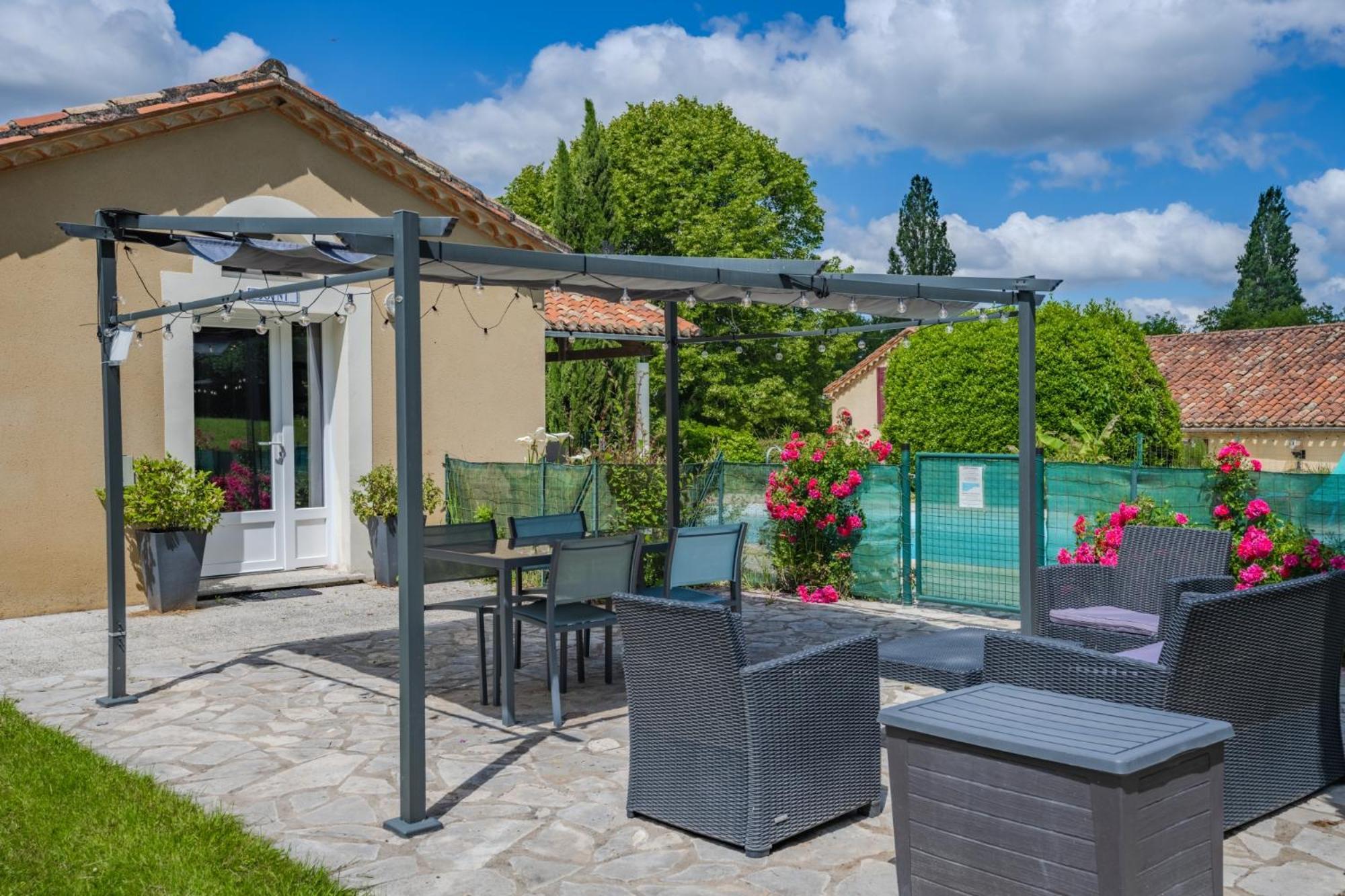 Gites La Bakenia Villeneuve-sur-Lot Buitenkant foto